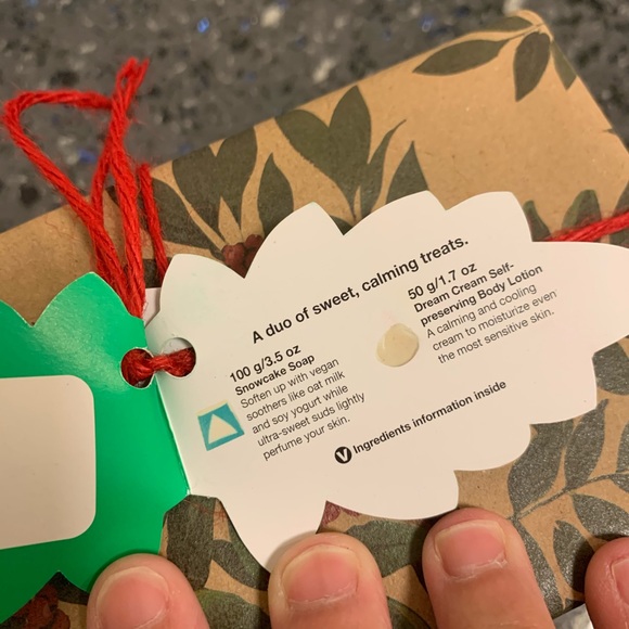 NIB Lush Seasons Greetings box - Picture 2 of 3